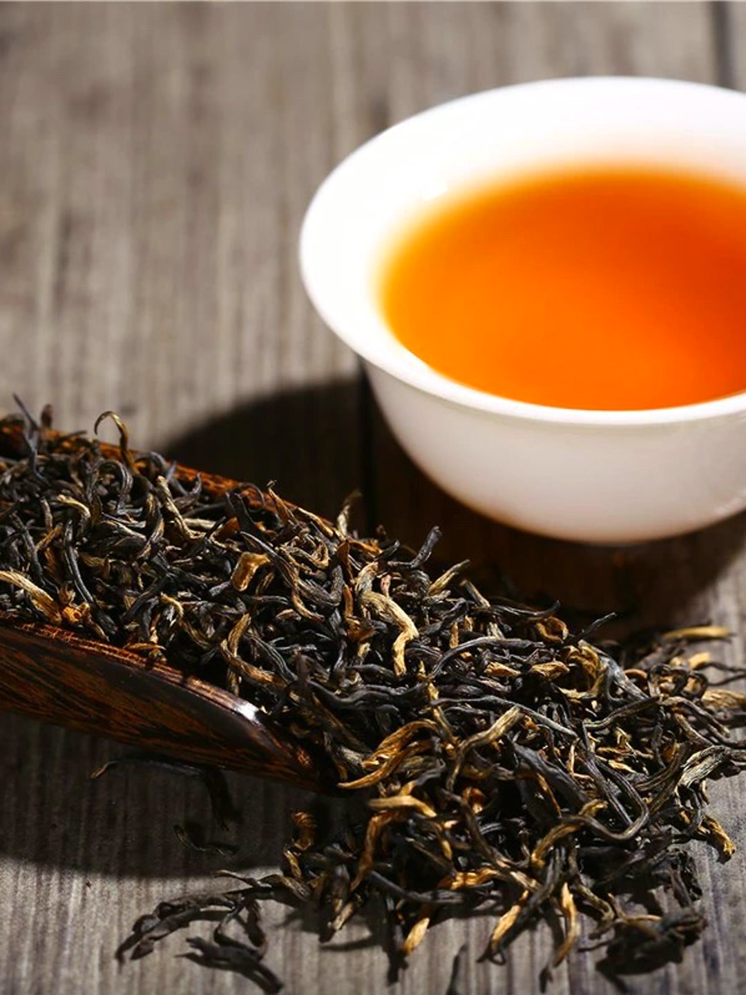 百岁红宜兴红茶茶汤